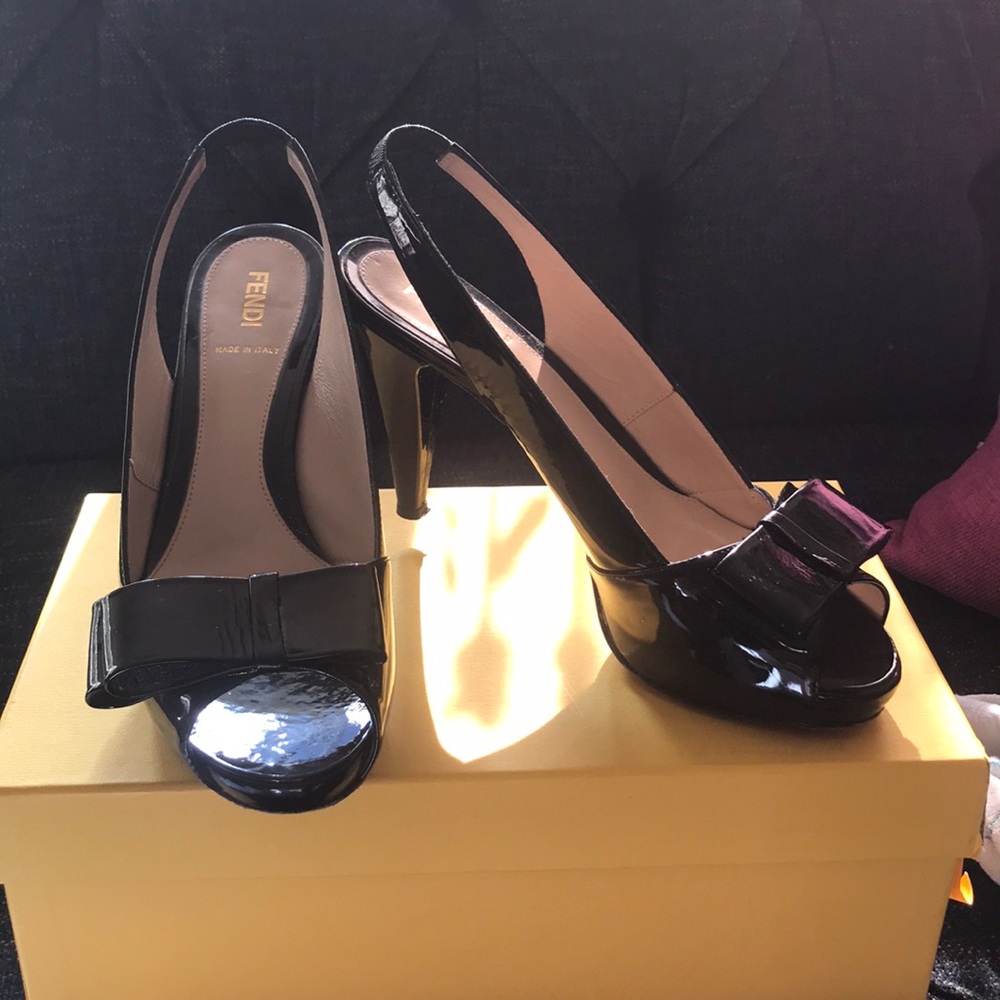 FENDI SHOES. - Picture 2 of 6